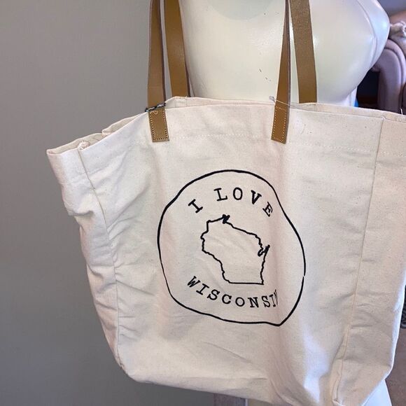 Ecco canvas and leather tote I love Wisconsin pom-pom new - Picture 1 of 8